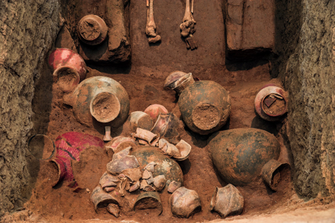Pottery and jade items were found at the site. (Image: University of Shandong)